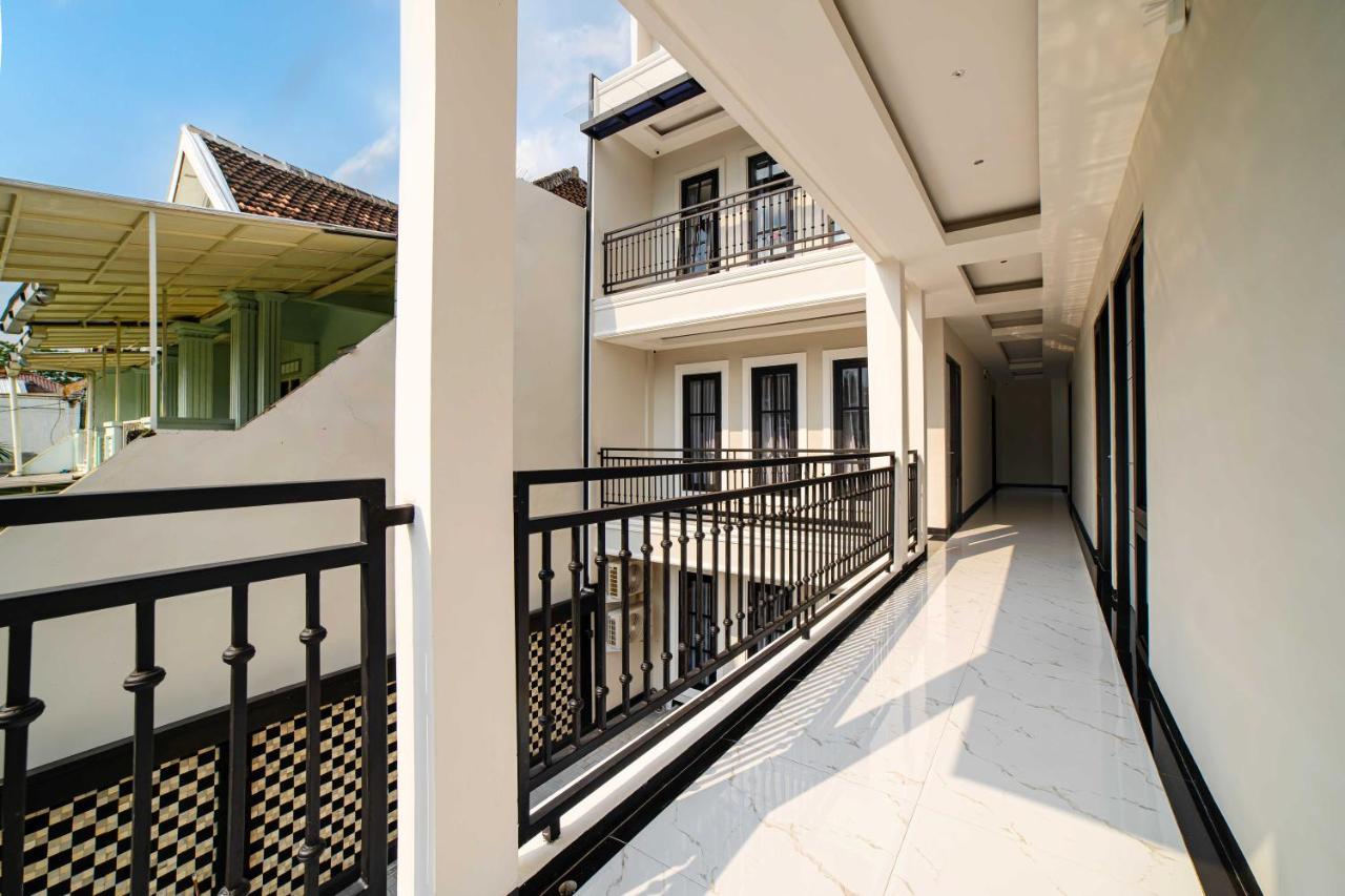Tree Homestay Mitra Reddoorz Kasri Dış mekan fotoğraf